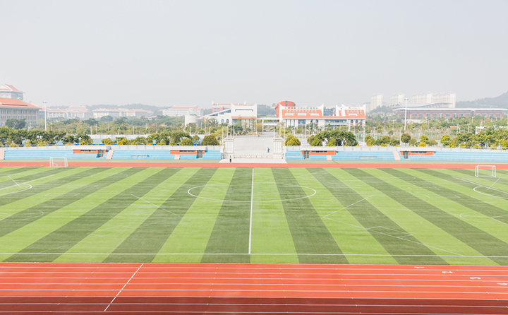 學(xué)校.jpg 學(xué)校.jpg